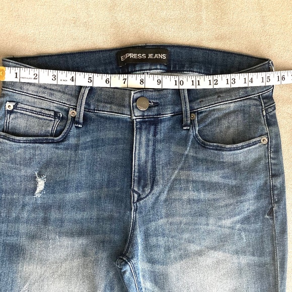 Express (NWOT) Mid Rise Legging Jeans  /Size 8 - Picture 5 of 9